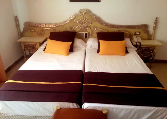 Hotel Hostal Del Sol