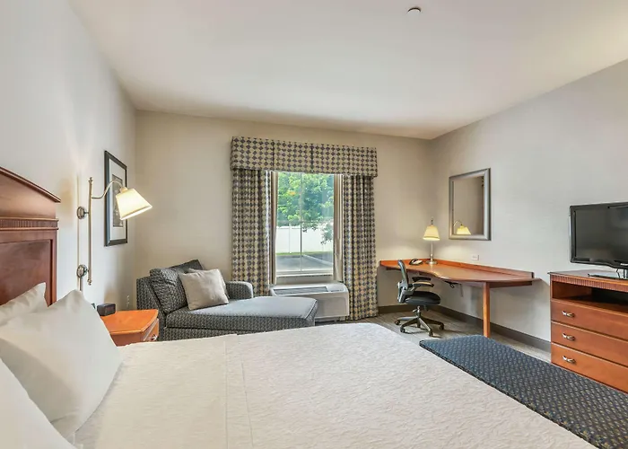Hampton Inn & Suites Mystic