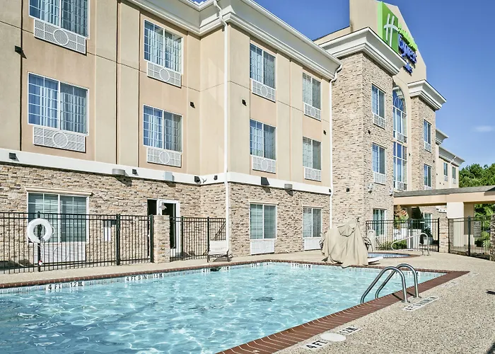 Holiday Inn Express Hotel & Suites Carthage By Ihg