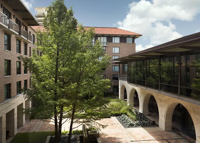 At&T Hotel & Conference Center