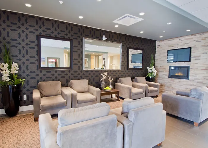 Comfort Inn & Suites Surrey