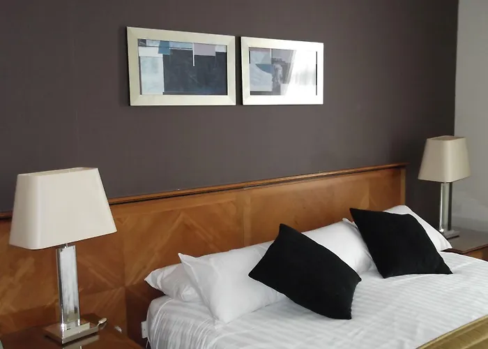 Oyo Devonshire Park Hotel