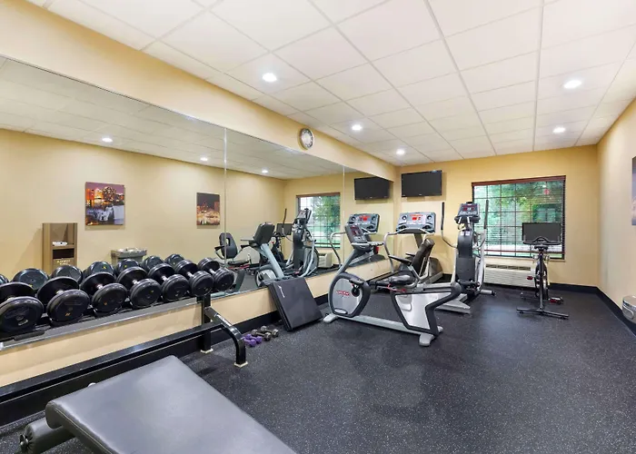 Best Western Plus Victor Inn & Suites
