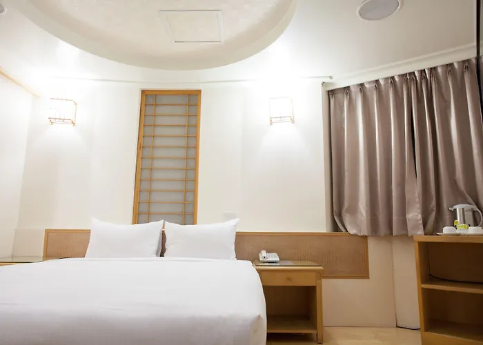 Hara Zuru Hotel