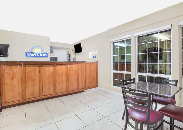 Days Inn By Wyndham Turlock