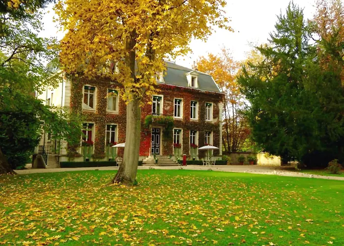Chateau De Challanges