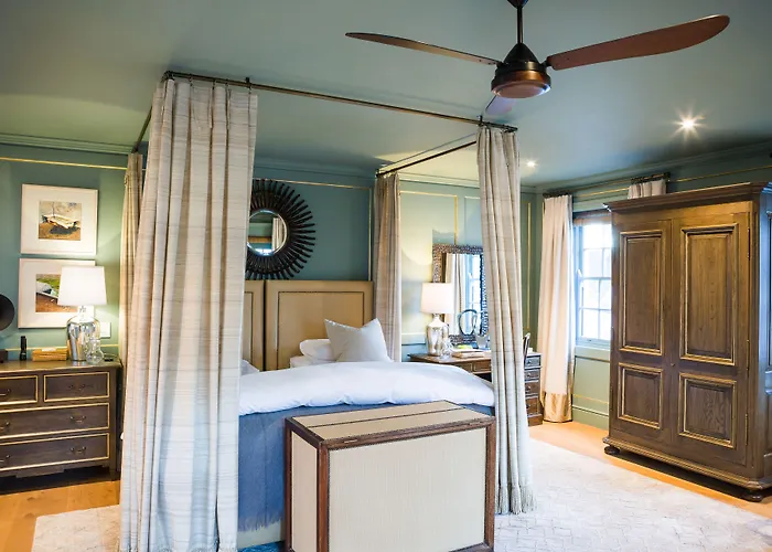 Akademie Street Boutique Hotel