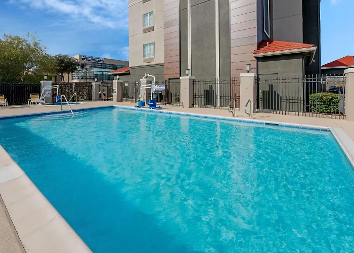 La Quinta Inn & Suites By Wyndham Fort Worth Arlington West