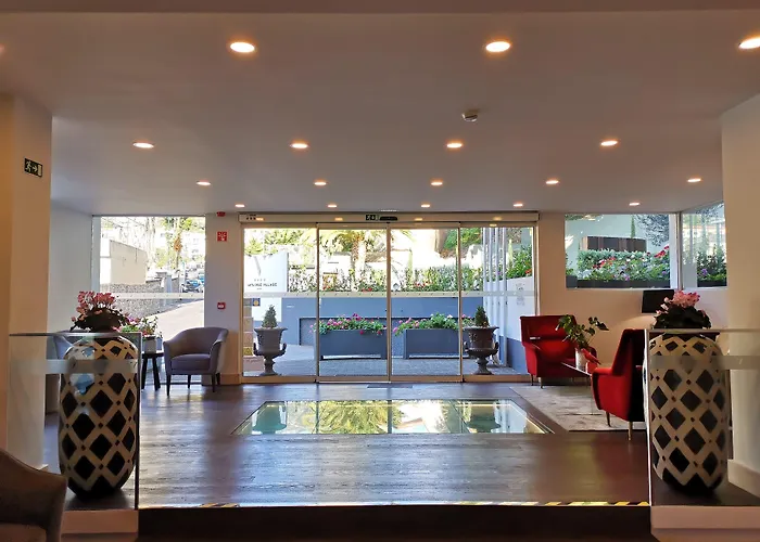 Santa Cruz Village Hotel