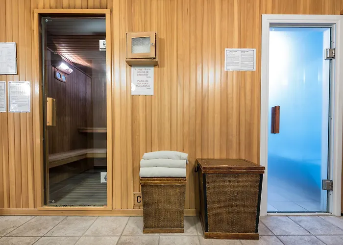 West Point Airport Hotel