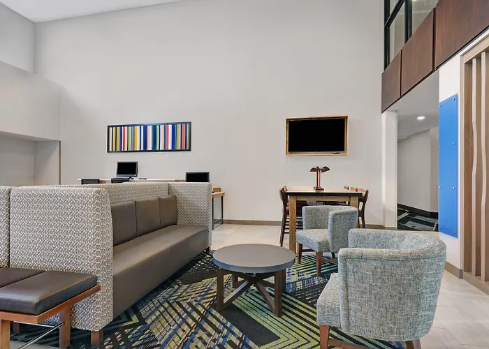 Holiday Inn Express Newport By Ihg