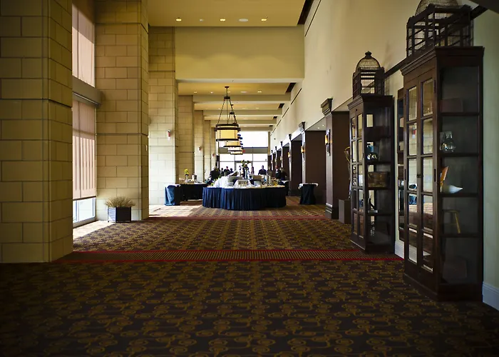 Overton Hotel And Conference Center