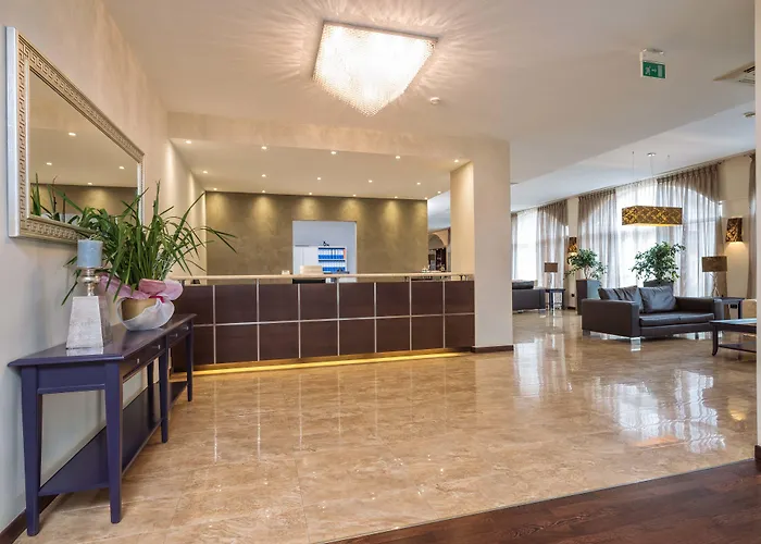 Hotel For You
