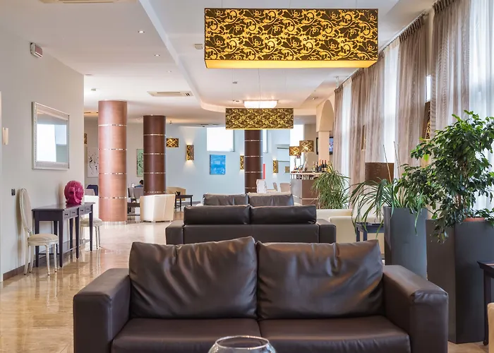 Hotel For You