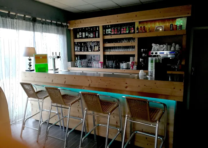Logis Les Charmilles Chalon-Sur-Saone Sud