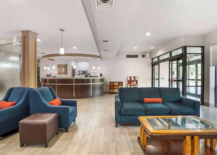 Comfort Suites At Westgate Mall