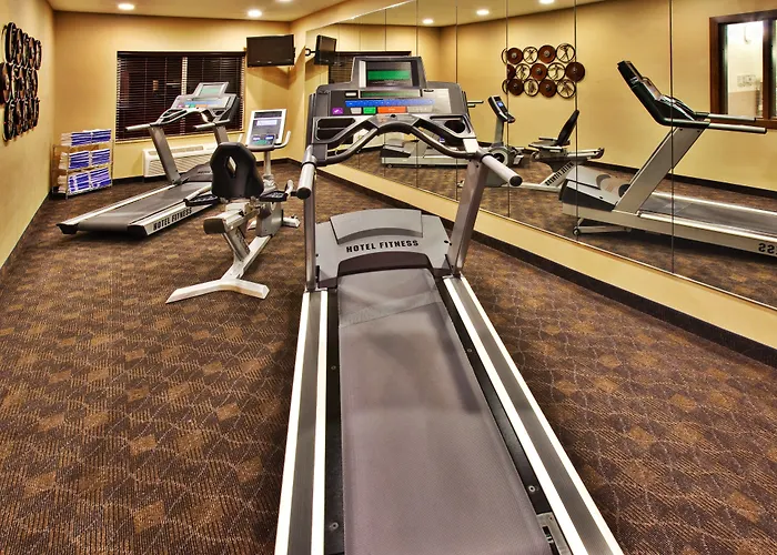 Holiday Inn Express Hotel & Suites - Dubuque West By Ihg