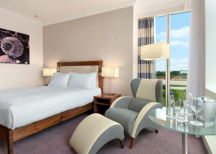 Hilton Reading