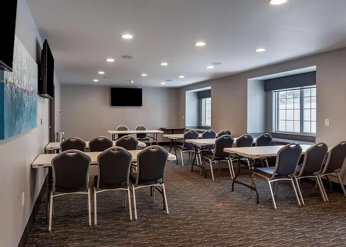 Best Western Plus Woodstock Inn&Suites