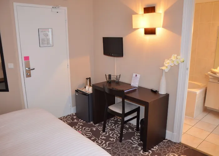 Ama Hotel