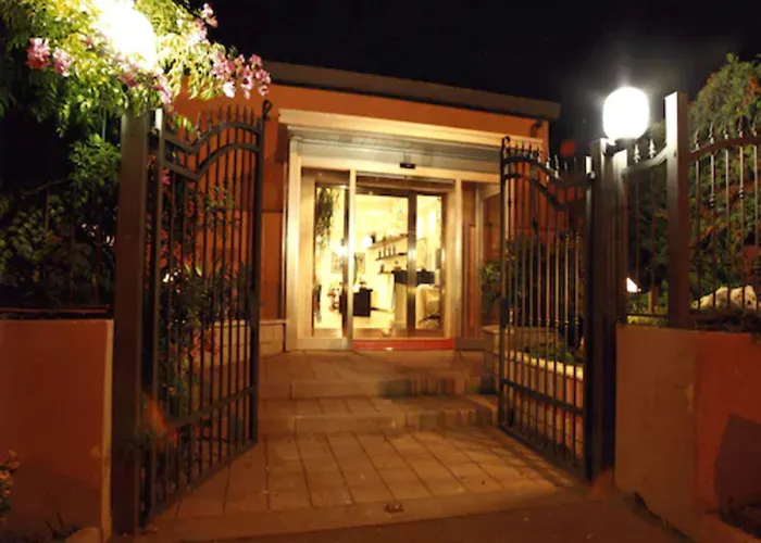 Hotel Palace 2000