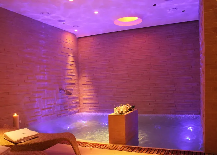 Hr Hotel & Spa