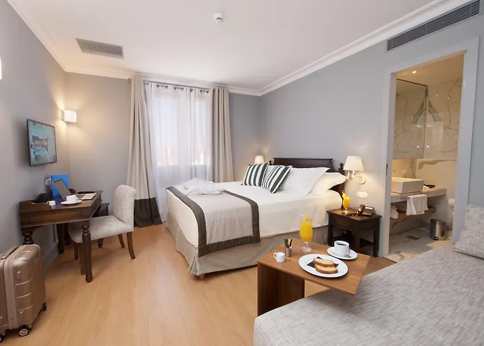 Aenos Hotel