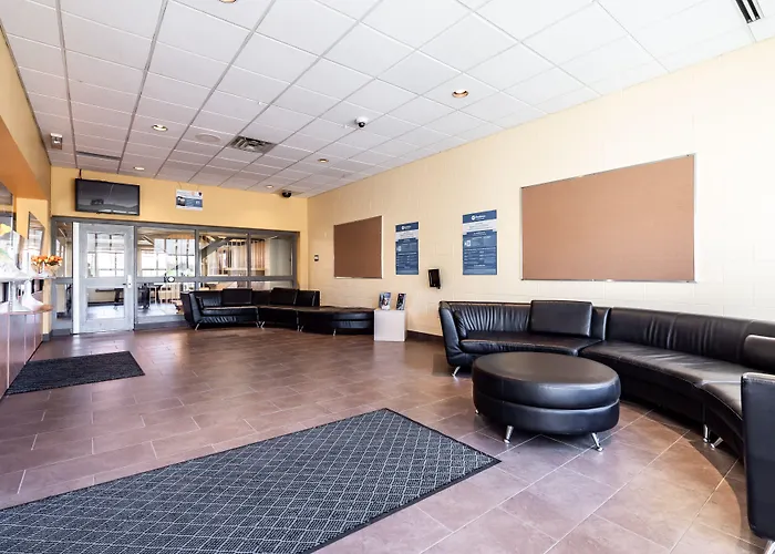 Residence & Conference Centre - Welland