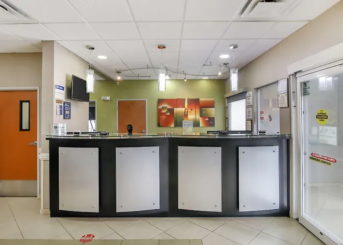 Best Western Plus Brunswick Inn & Suites