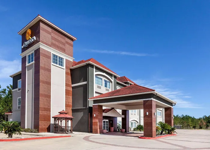 La Quinta By Wyndham Lumberton Hotel