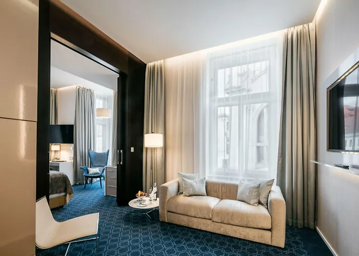 Hotel Kings Court