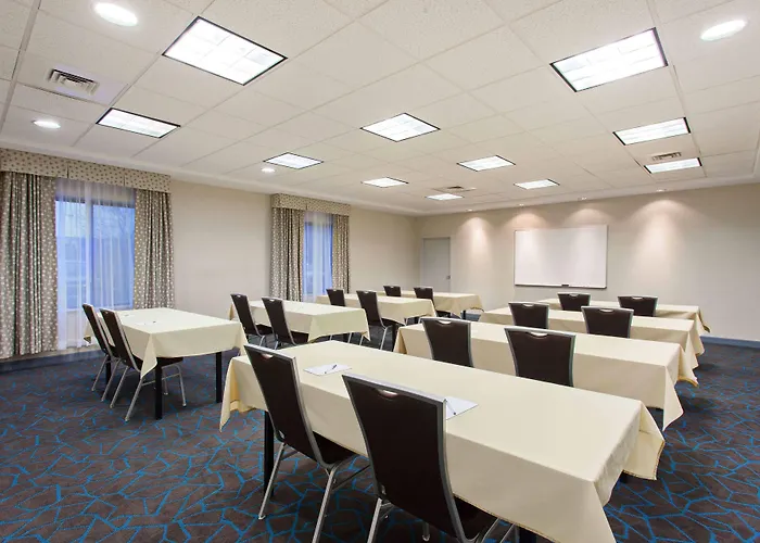 Hampton Inn & Suites Clovis Airport North