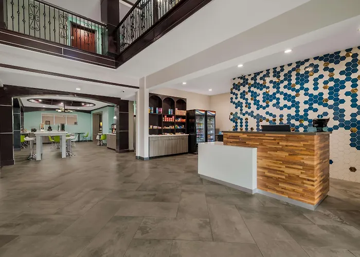 Best Western Plus Bowie Inn & Suites