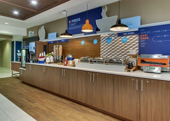 Holiday Inn Express & Suites Columbus - Ft Benning Maingate By Ihg