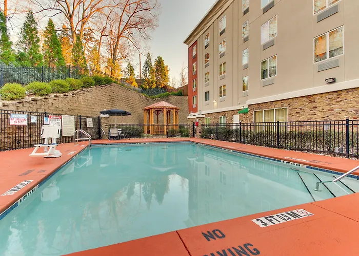 Holiday Inn Express & Suites Columbus - Ft Benning Maingate By Ihg