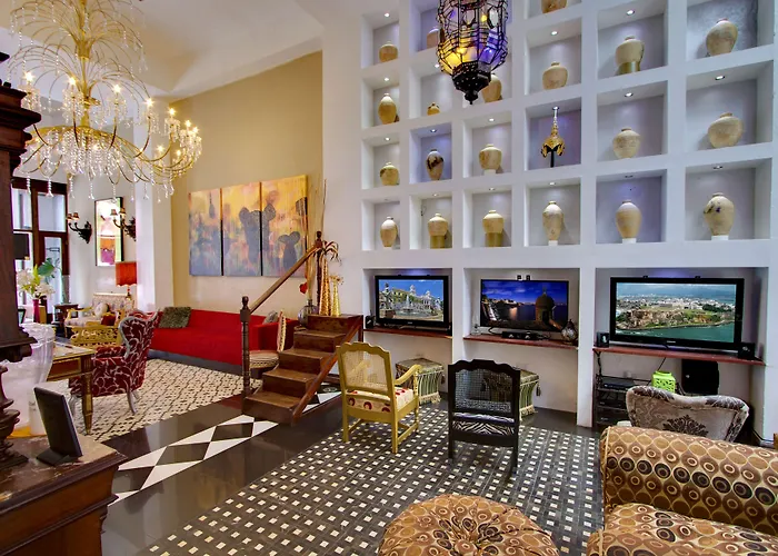 CasaBlanca Hotel