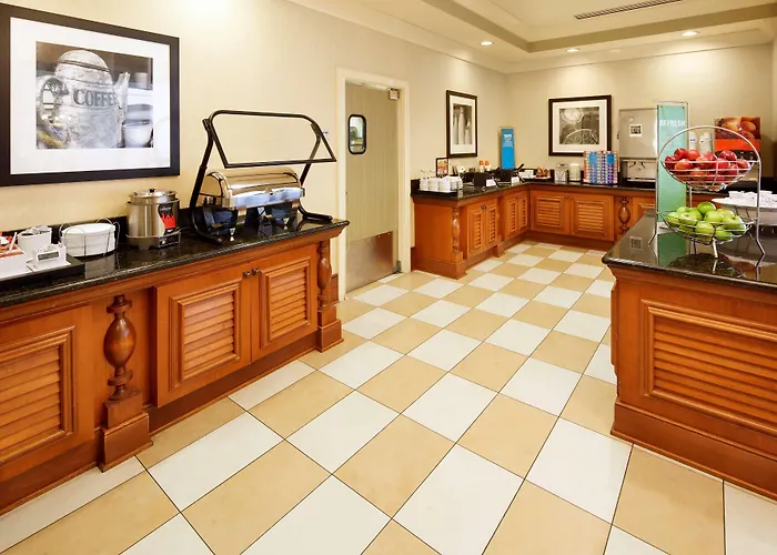 Hampton Inn & Suites Savannah/Midtown