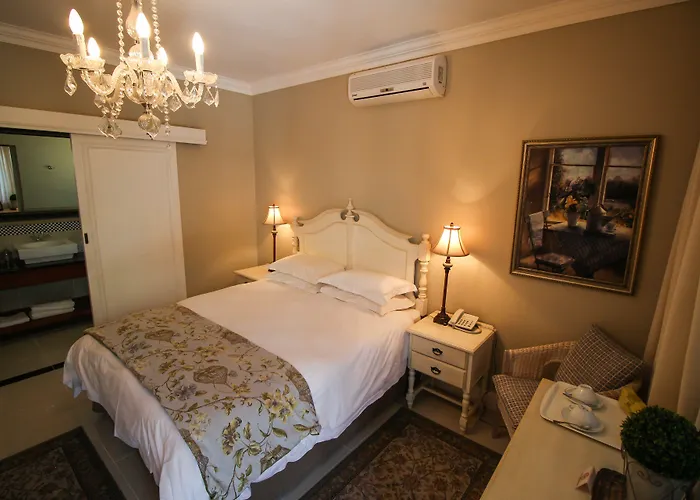 The Victorian 1906 Hotel