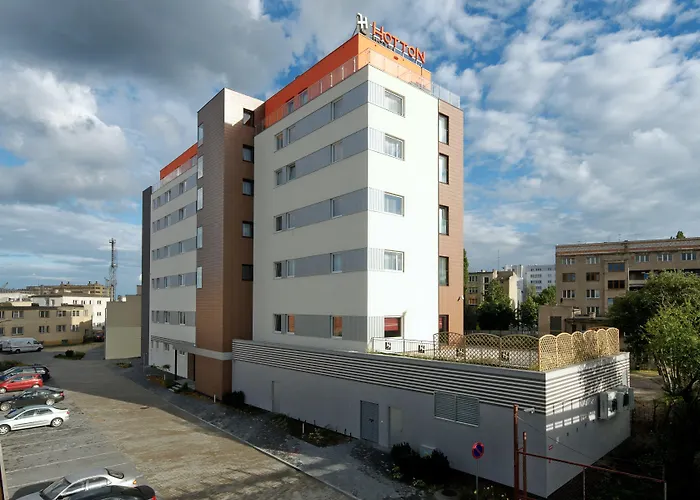 Hotton Hotel