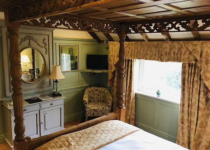 Wolds Village Hotel