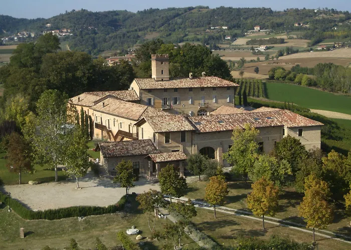 Relais Castello Di Razzano