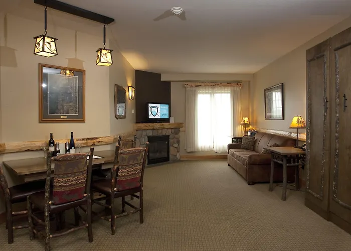 Hope Lake Lodge & Indoor Waterpark