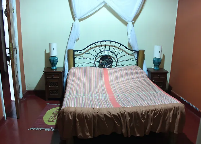 Khweza Bed And Breakfast
