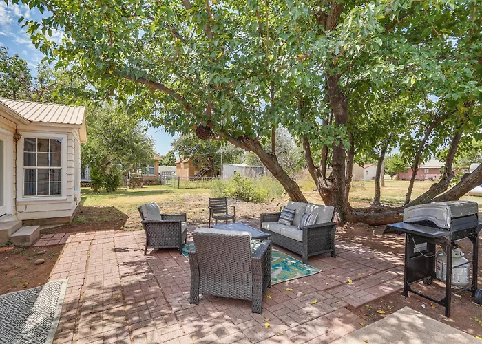 Pet Friendly Home W/ Yard & Grill In Crowell!