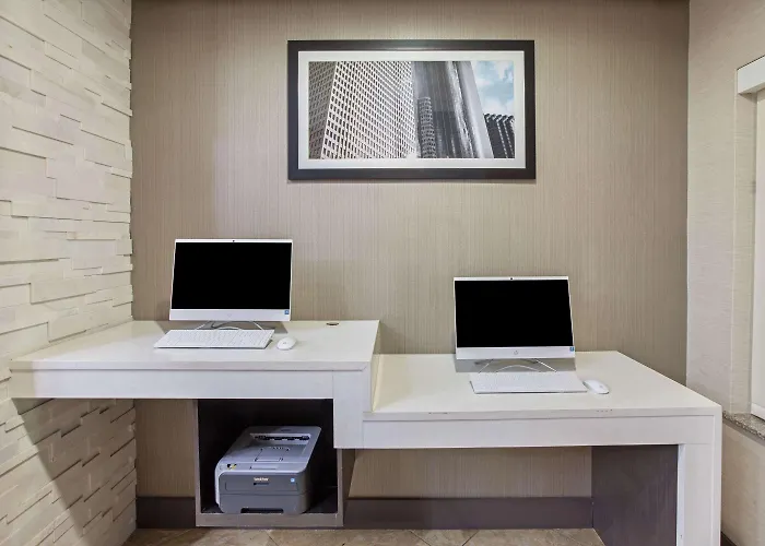 La Quinta Inn & Suites By Wyndham Houston Pasadena North