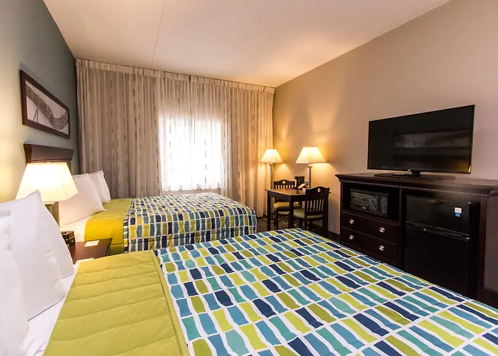 Cedar Point'S Express Hotel