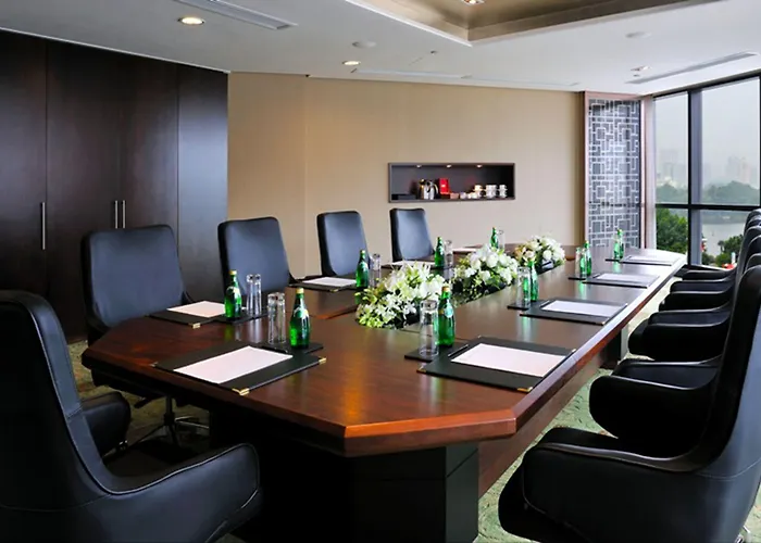 Hualuxe Shanghai Changfeng Park By Ihg