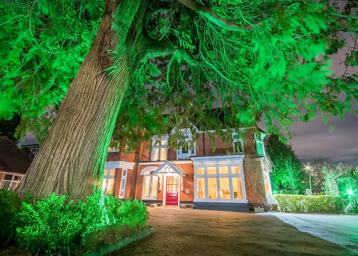 Grovefield Manor