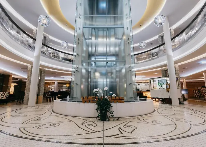 Hotel Alpine Palace
