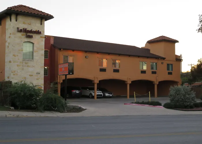 La Hacienda Inn near Alamodome&Riverwalk